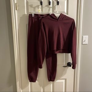 Crop pullover and joggers set